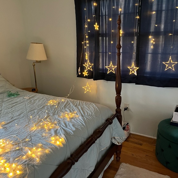 Star Curtain Lights 2 sections of 9’ 8 different settings Fully Working! - Picture 3 of 10